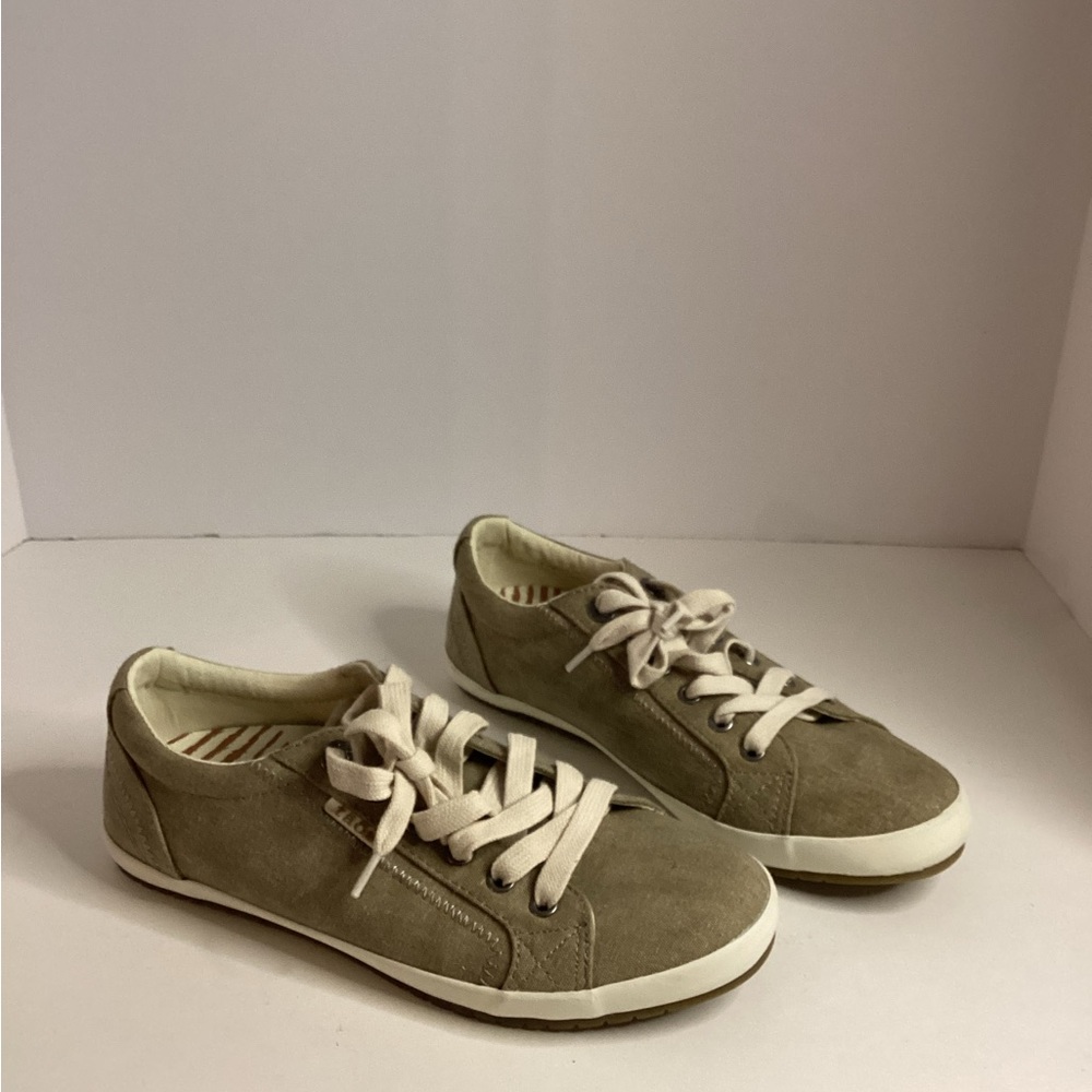 Taos Footwear Gray Athletic Shoes sz women’s 8